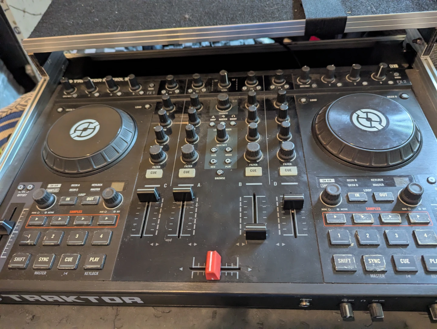 Trakttor S4 DJ Controller - photo 3