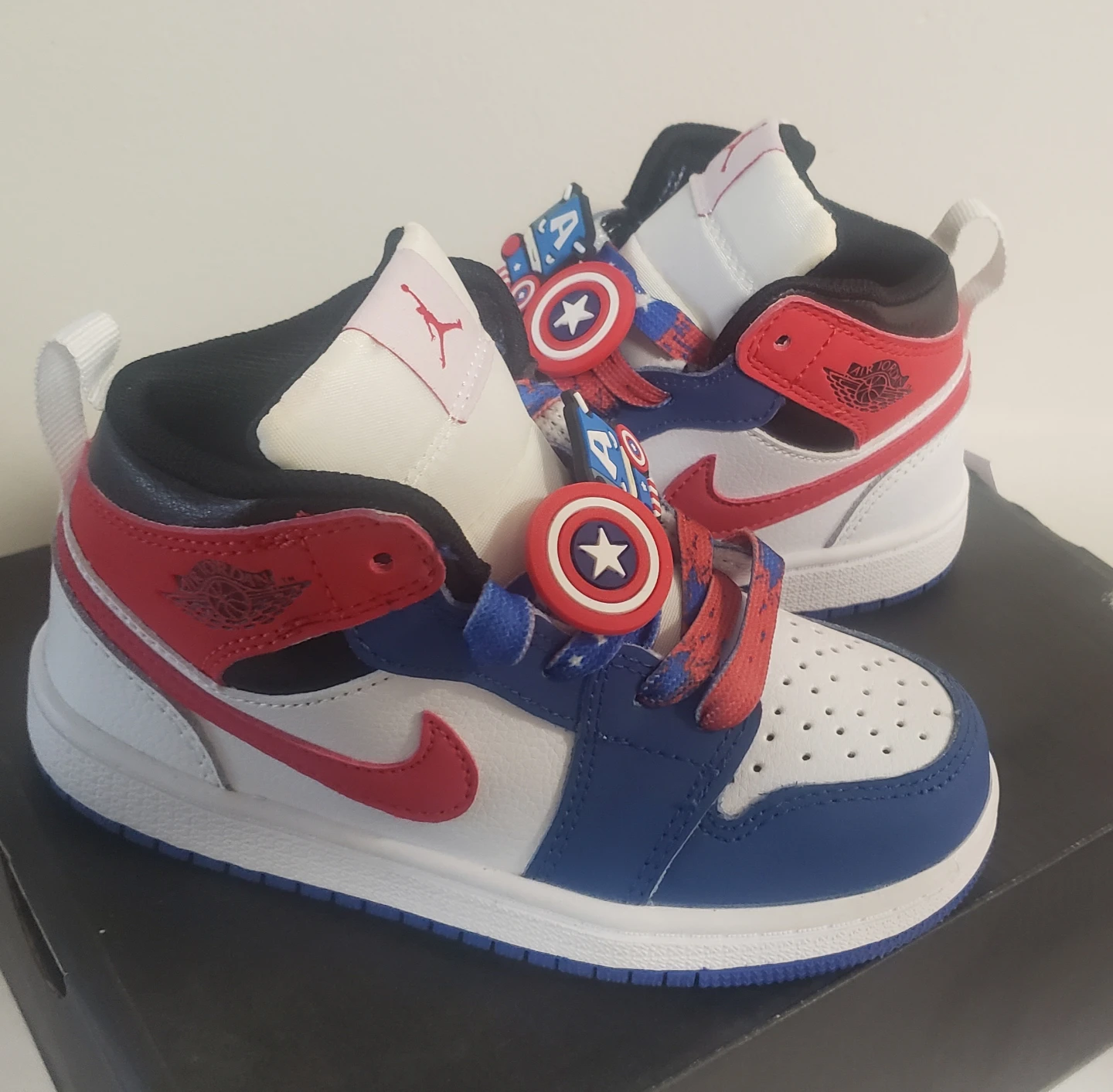 Brand new Kids Jordan 4 Capitán American S 12c - photo 3