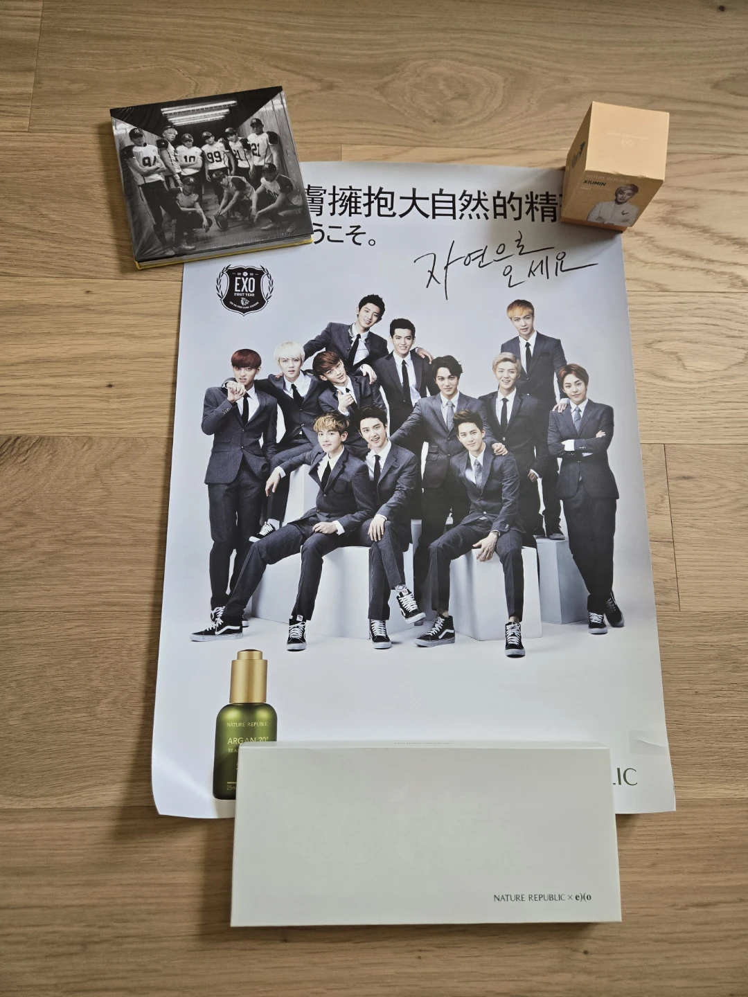 EXO Album Poster Love Me Righ K-Pop CD - photo 2