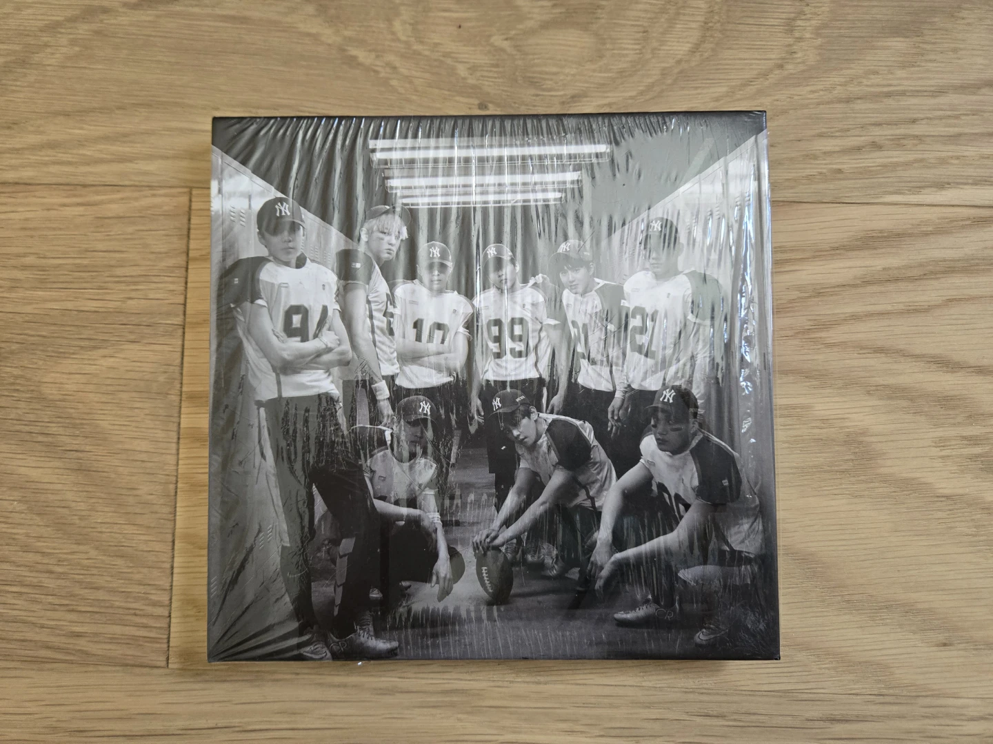 EXO Album Poster Love Me Righ K-Pop CD - photo 5