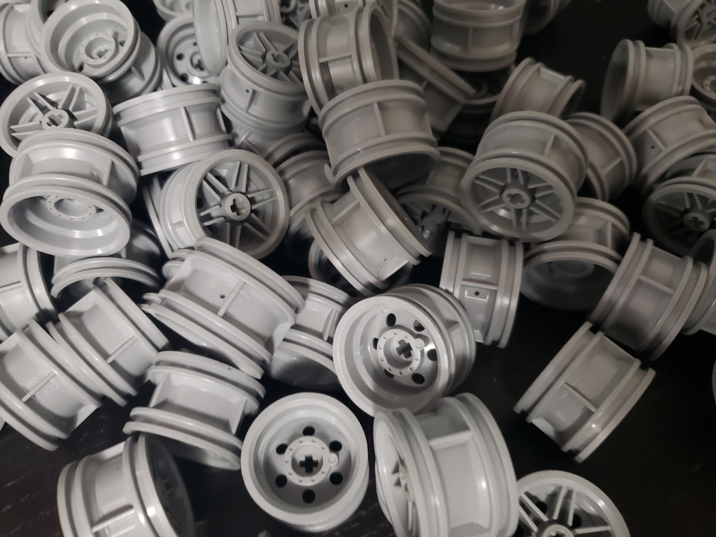 Around 70 lego wheels
