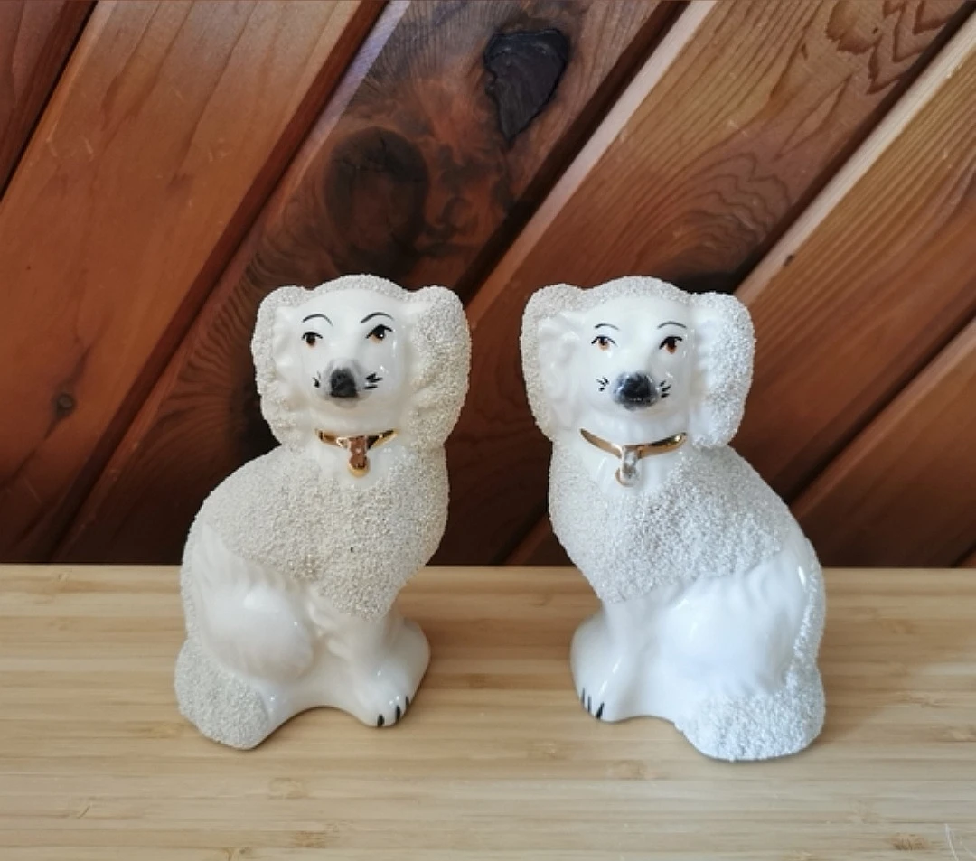 Vintage Staffordshire Confetti Dog Pair – English Porcelain - photo 2