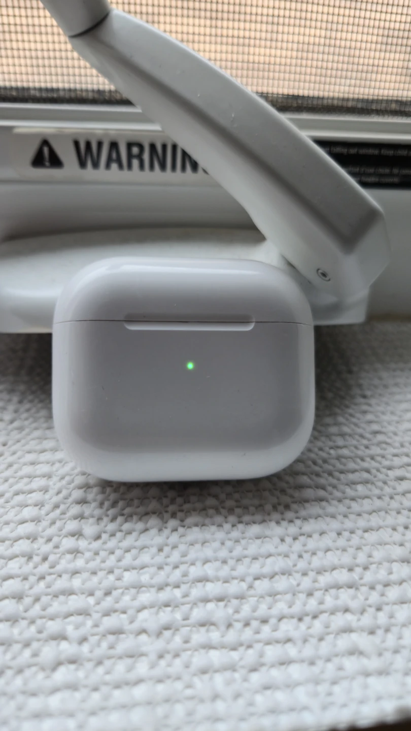 Apple AirPods (3rd generation) - photo 2