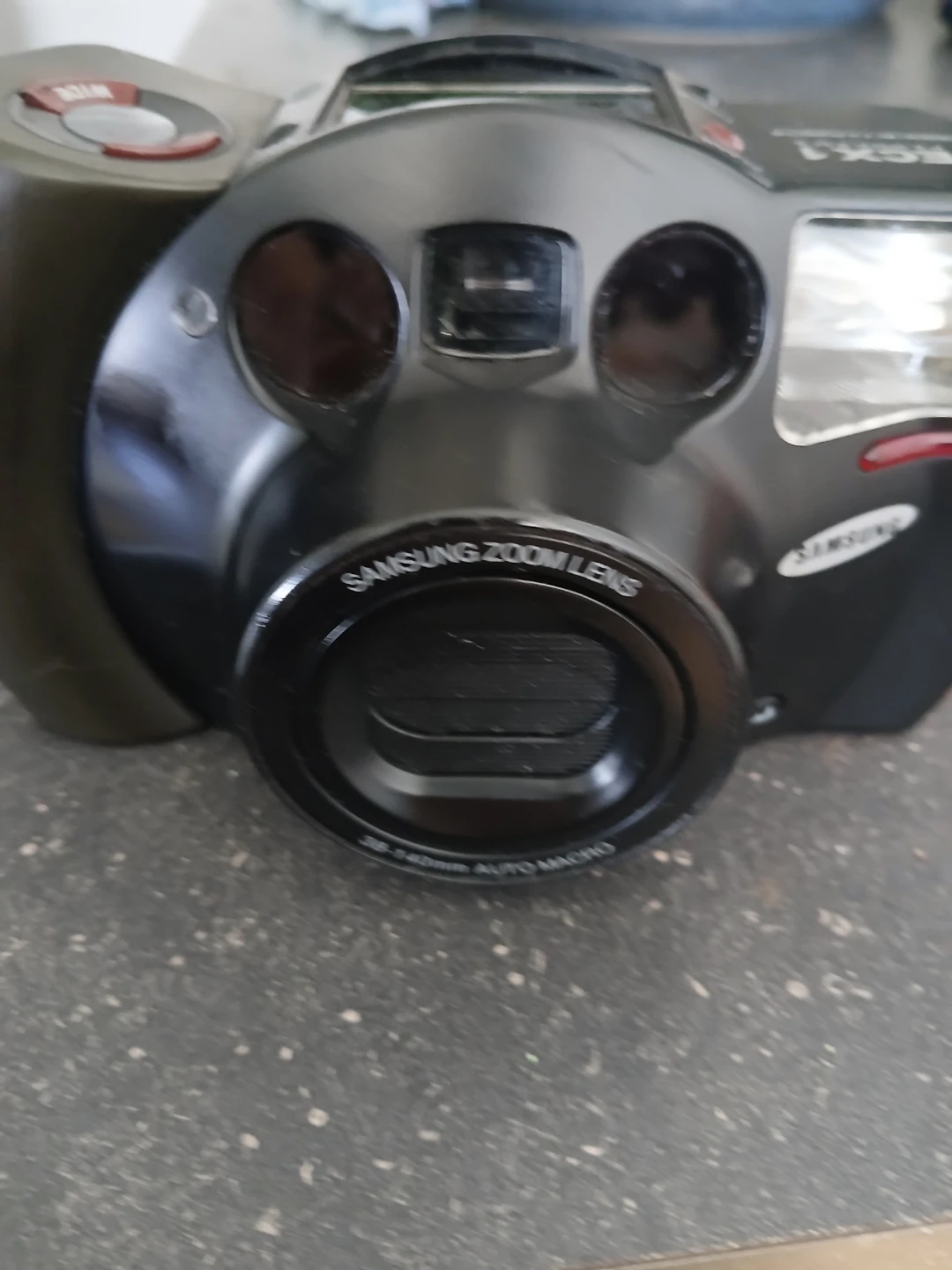 Samsung ECX1 Panorama 38-140mm Zoom Lens Camera - photo 2