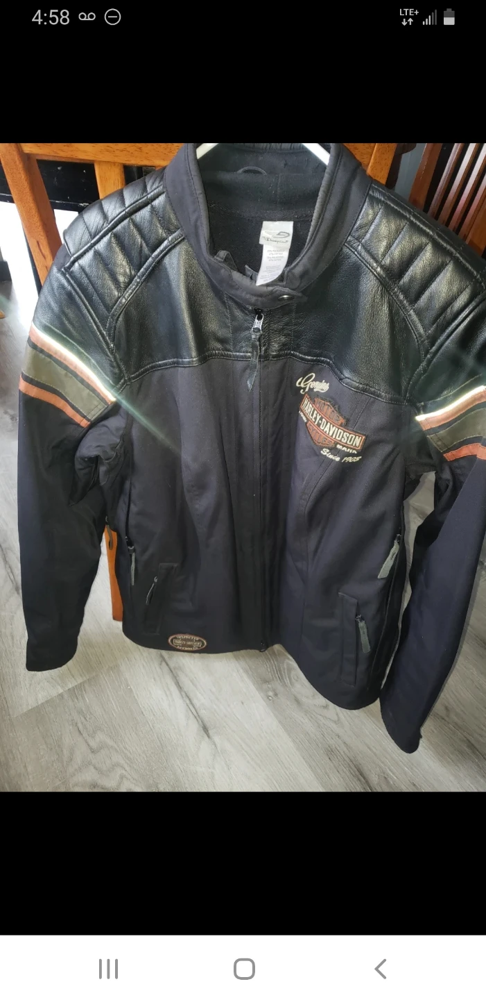 Xxl/2tg size women's harley jacket.