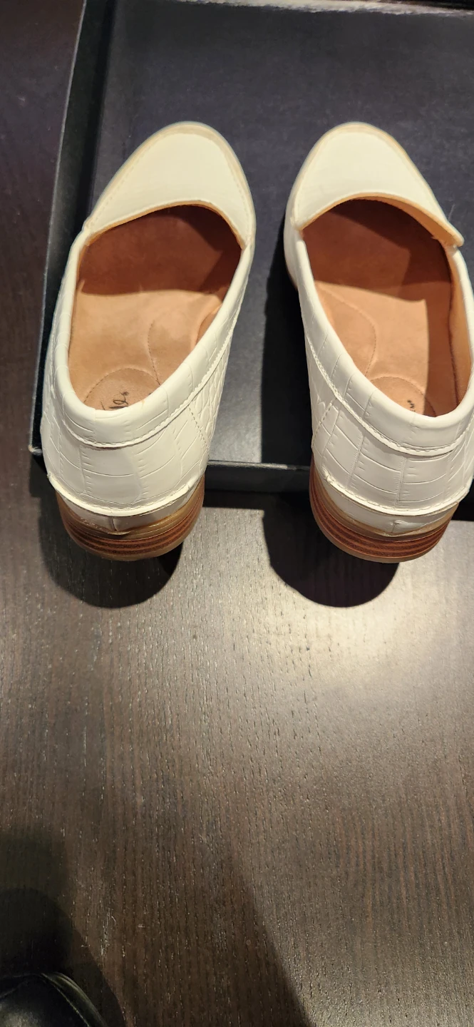 Life Stride "Comfy Step" White Croc Embossed Loafers - photo 2