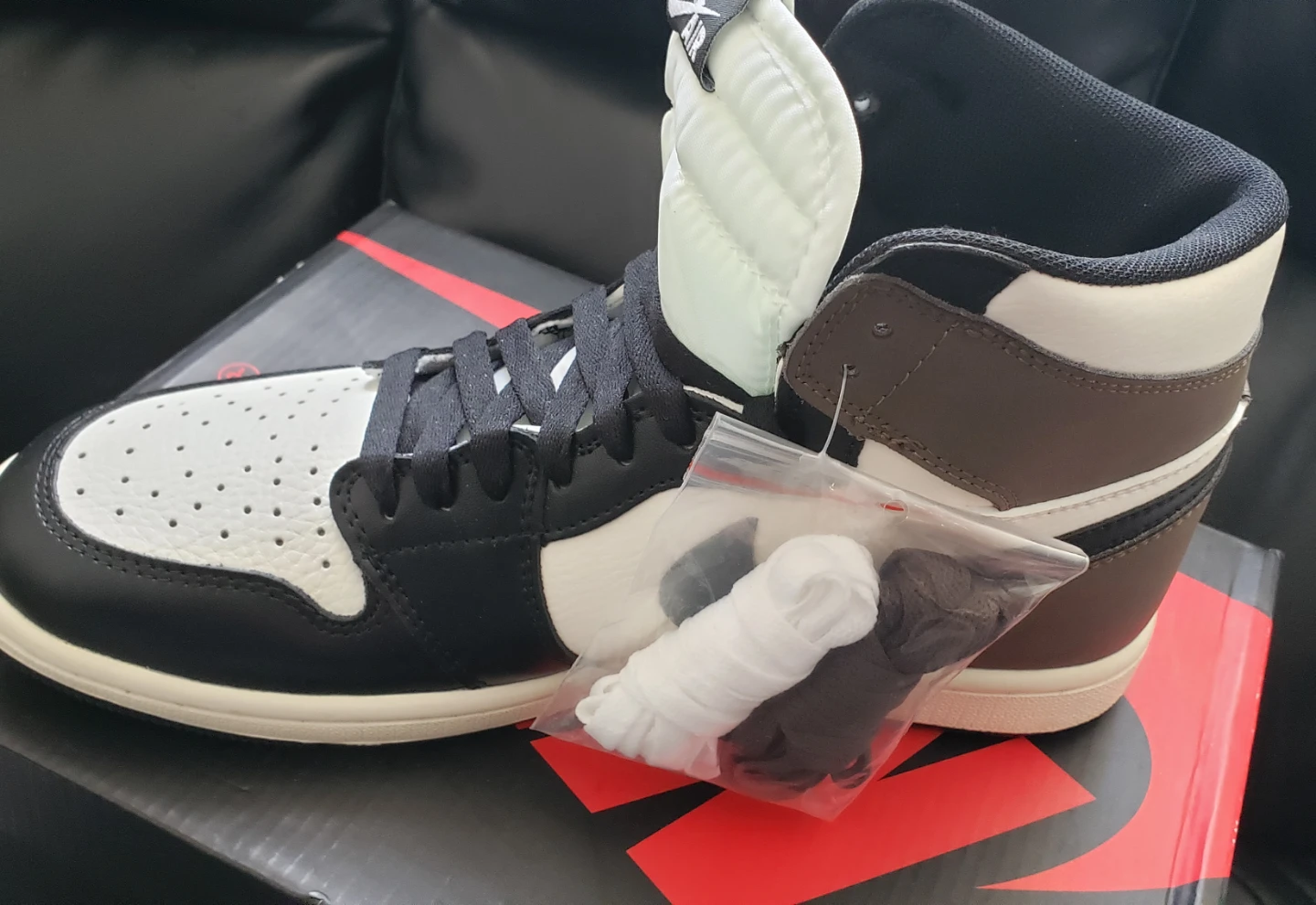 Brand new Jordan 4 Mocha High Top S 10 9.5 - photo 4