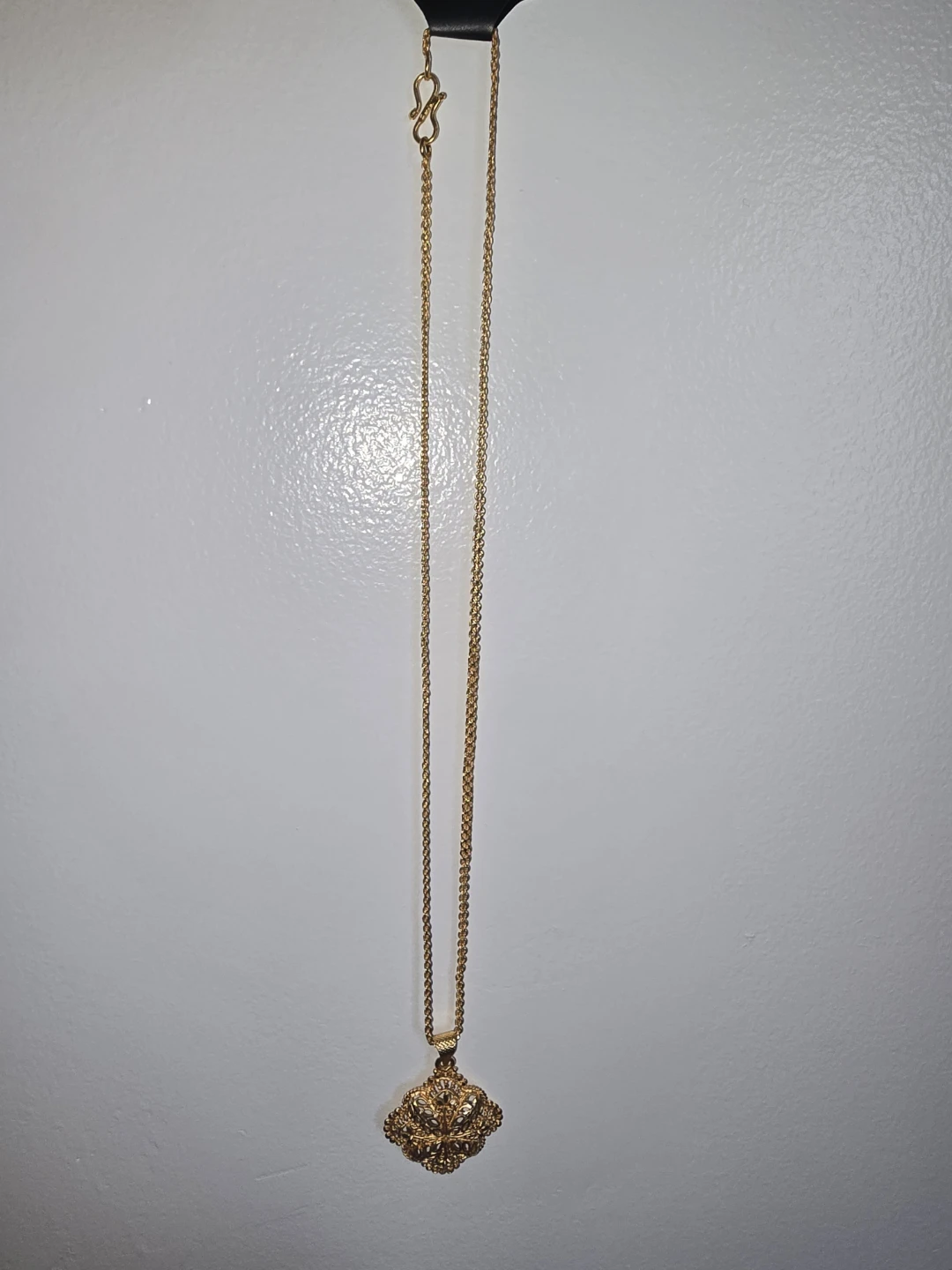 Gold Tone Filigree Pendant Necklace - photo 2