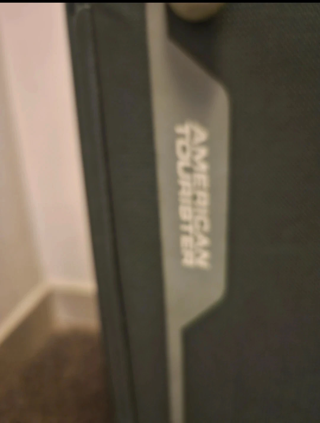 American Tourister Suitcase - photo 3