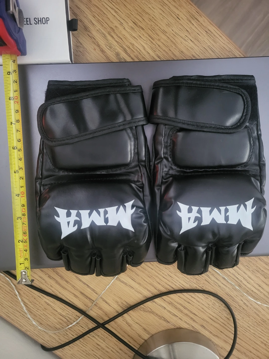 New MMA Training Gloves – Adult M/L - photo 2