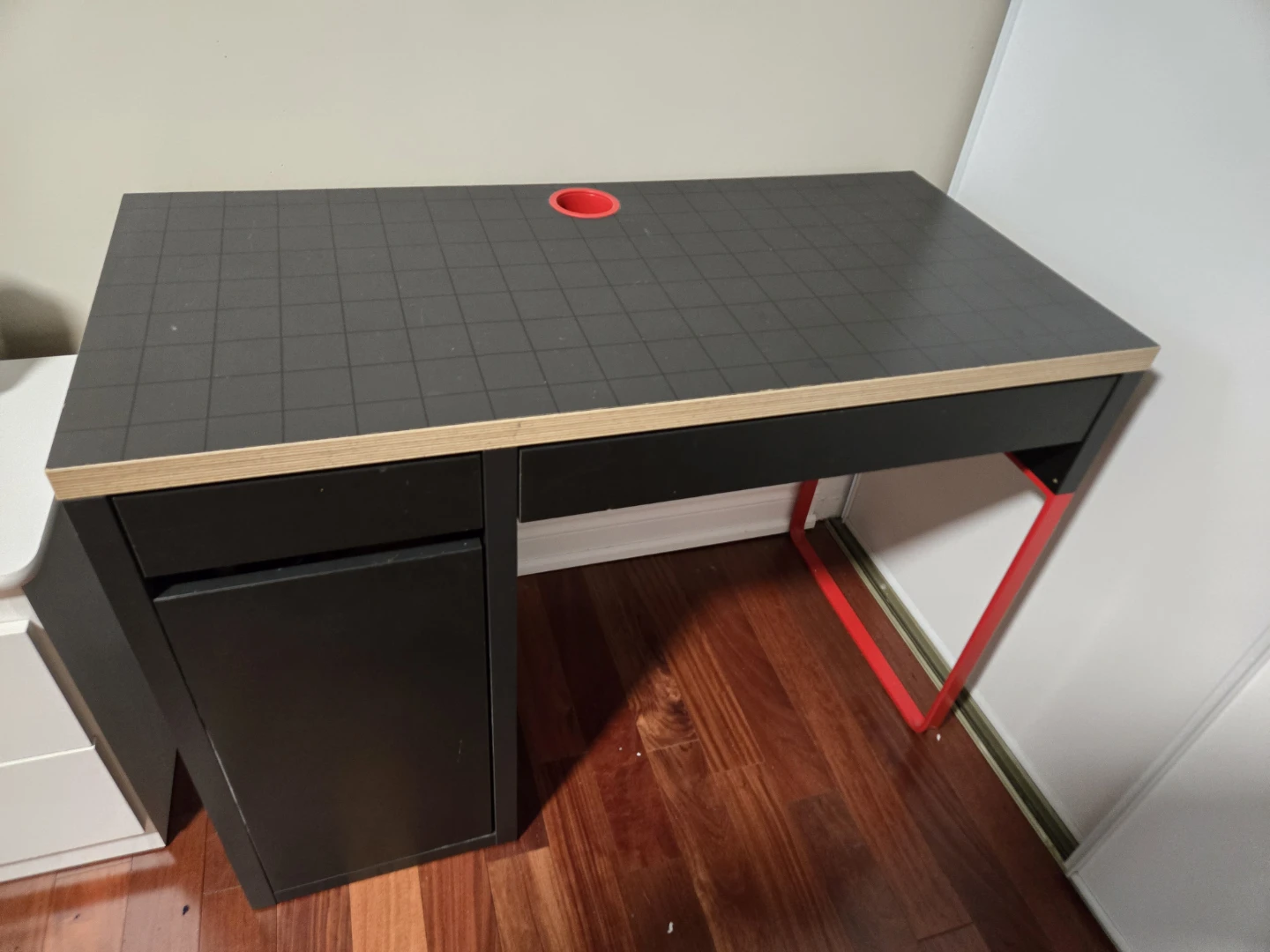 Ikea study table with side table - photo 2