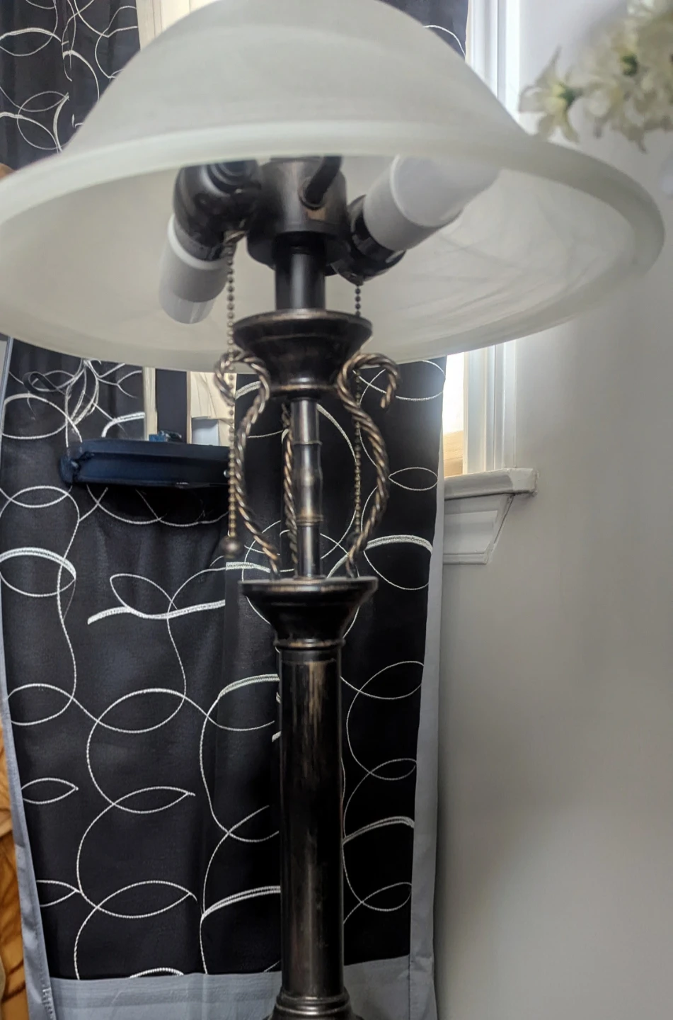 Table Lamp with Frosted Glass Shade - photo 2