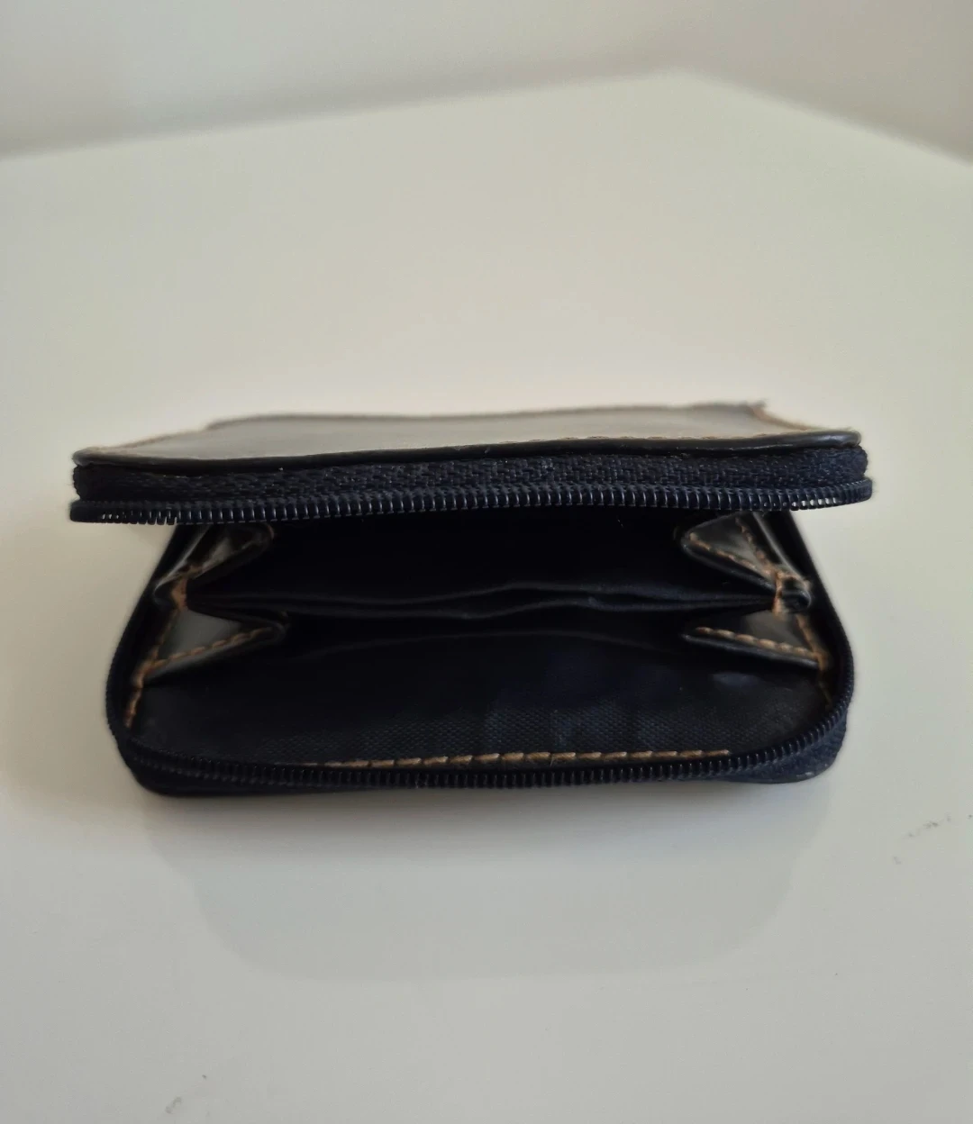 Moisturizing Lip Balm and a Coin Pouch - photo 3