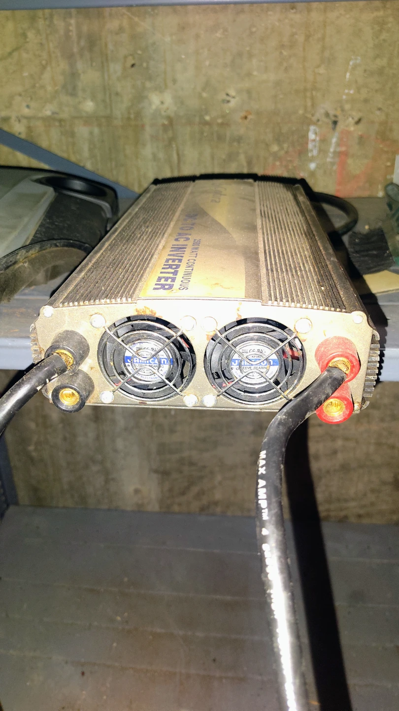 Cobra CPI 2500 DC to AC Power Inverter - photo 3