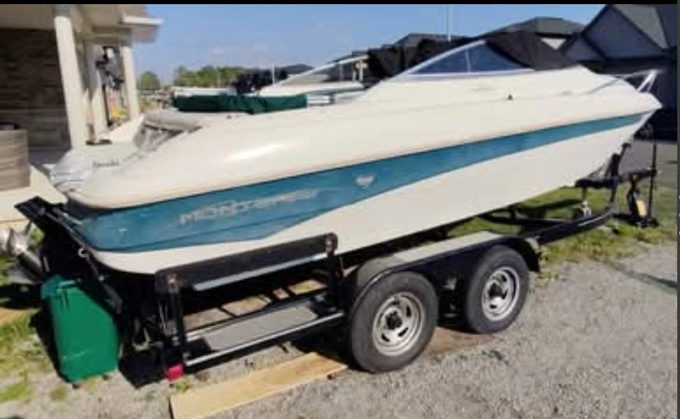 1998 Monterey montura 21 boat on Trailer