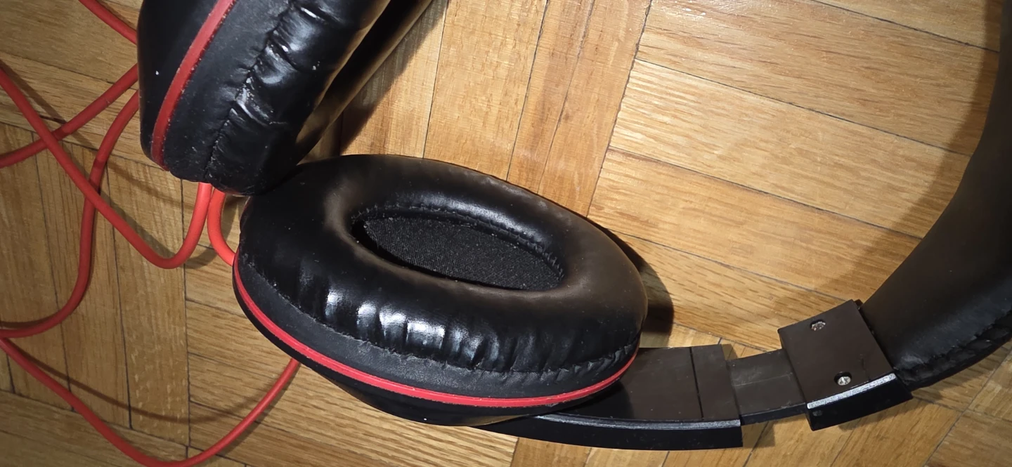 Black and Red Over-Ear Headphones - photo 4