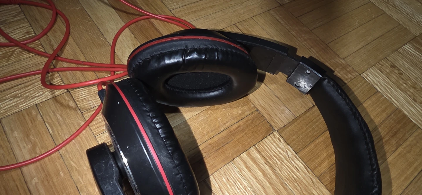Black and Red Over-Ear Headphones - photo 5
