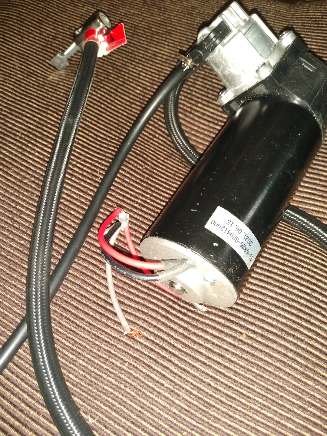 Hydraulic pump to help a convertible top lift and go down - photo 3