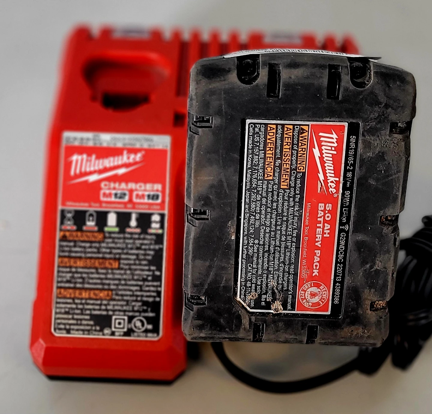 Milwaukee M18 REDLITHIUM XC5.0 Battery & Charger (32915028)