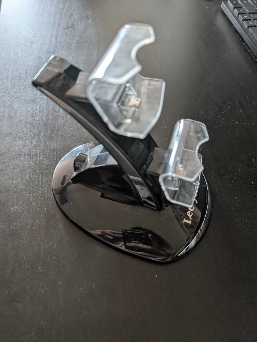 Lee York PS4 Dual Charger Stand