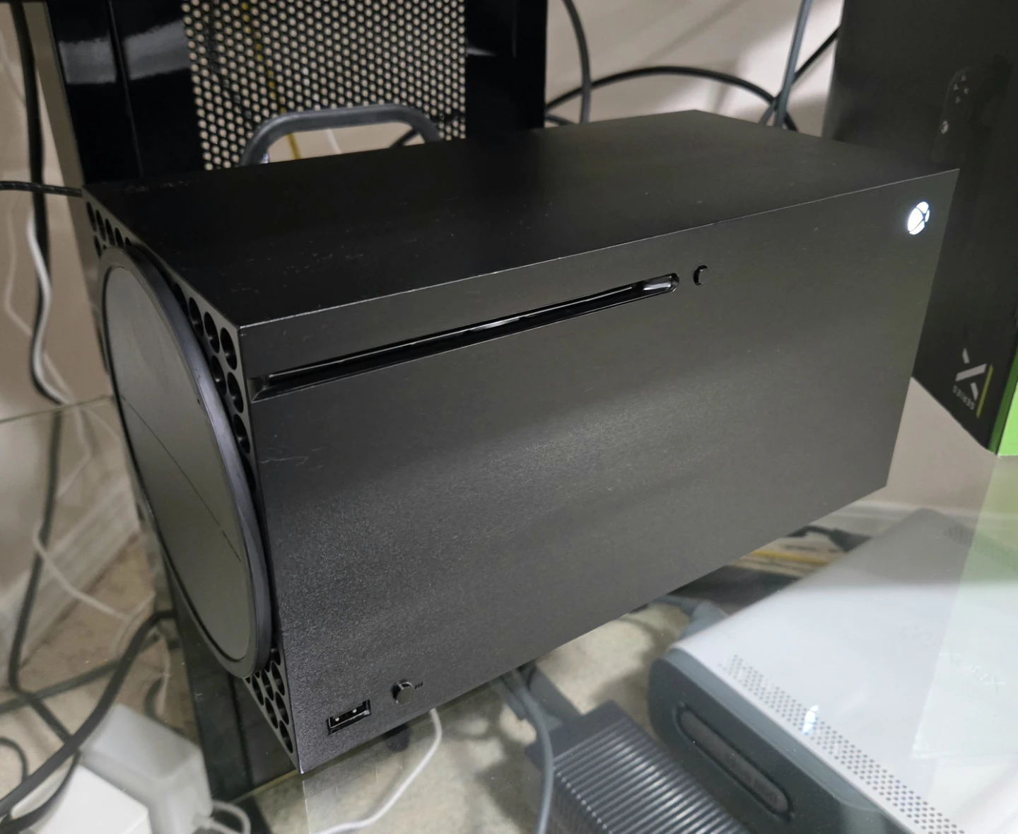 XBOX SERIES X 1TB BUNDLE + ELITE SERIES 2 + GAMES - photo 4