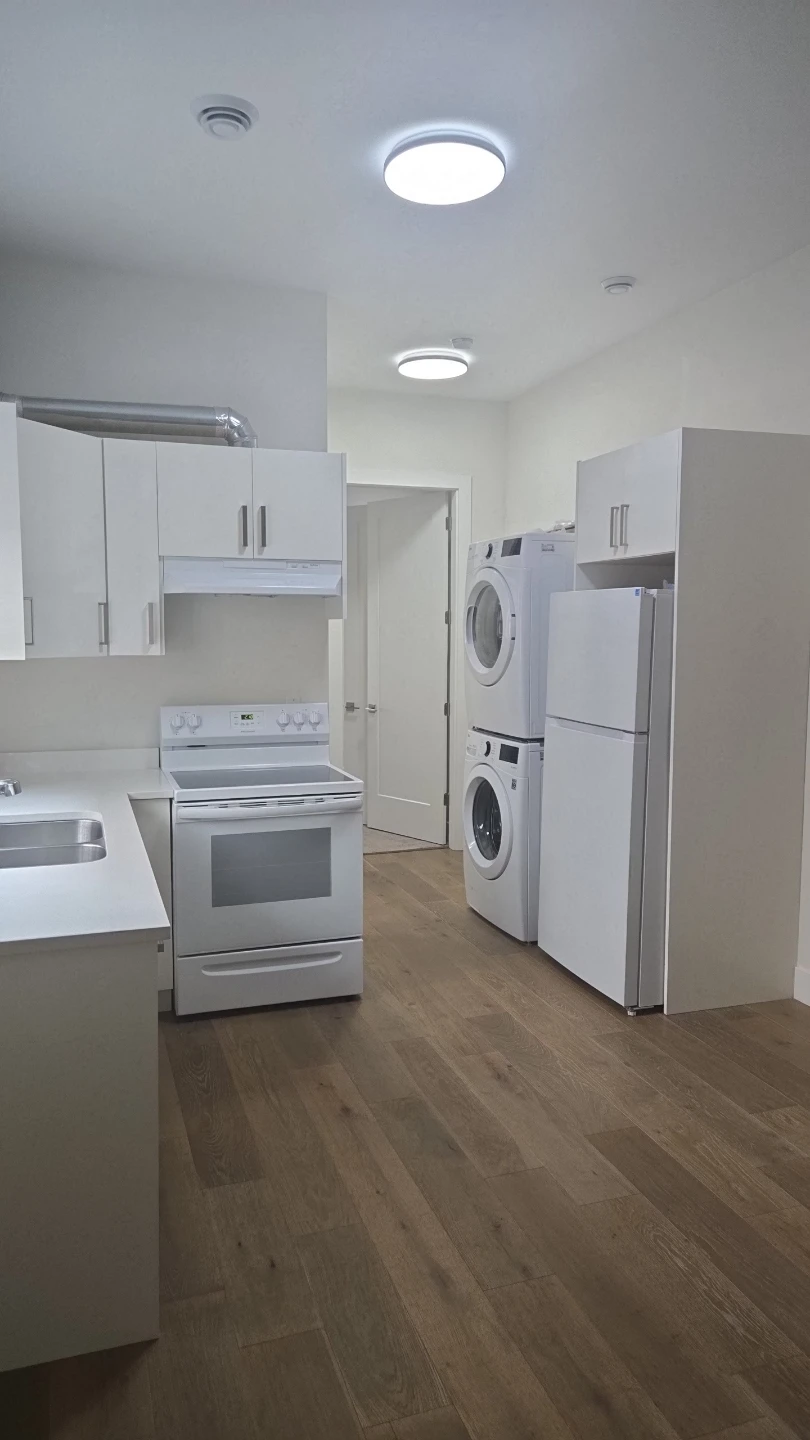 New 1 Bedroom Suite – Bright, Modern & All Utilities Included