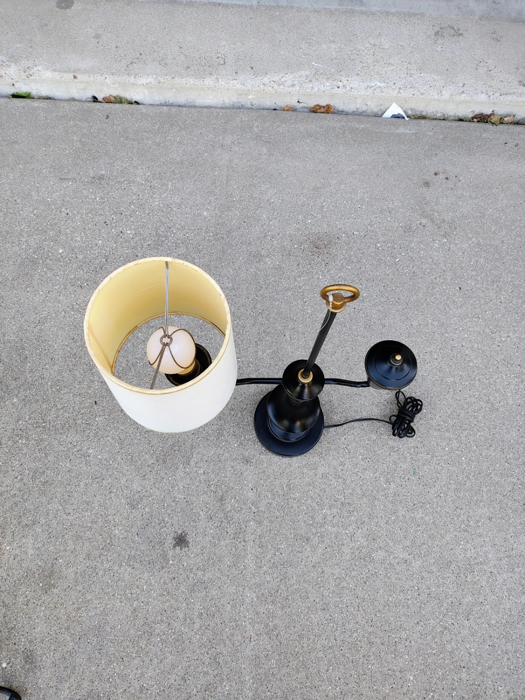Vintage Black & Gold Table Lamp - photo 2