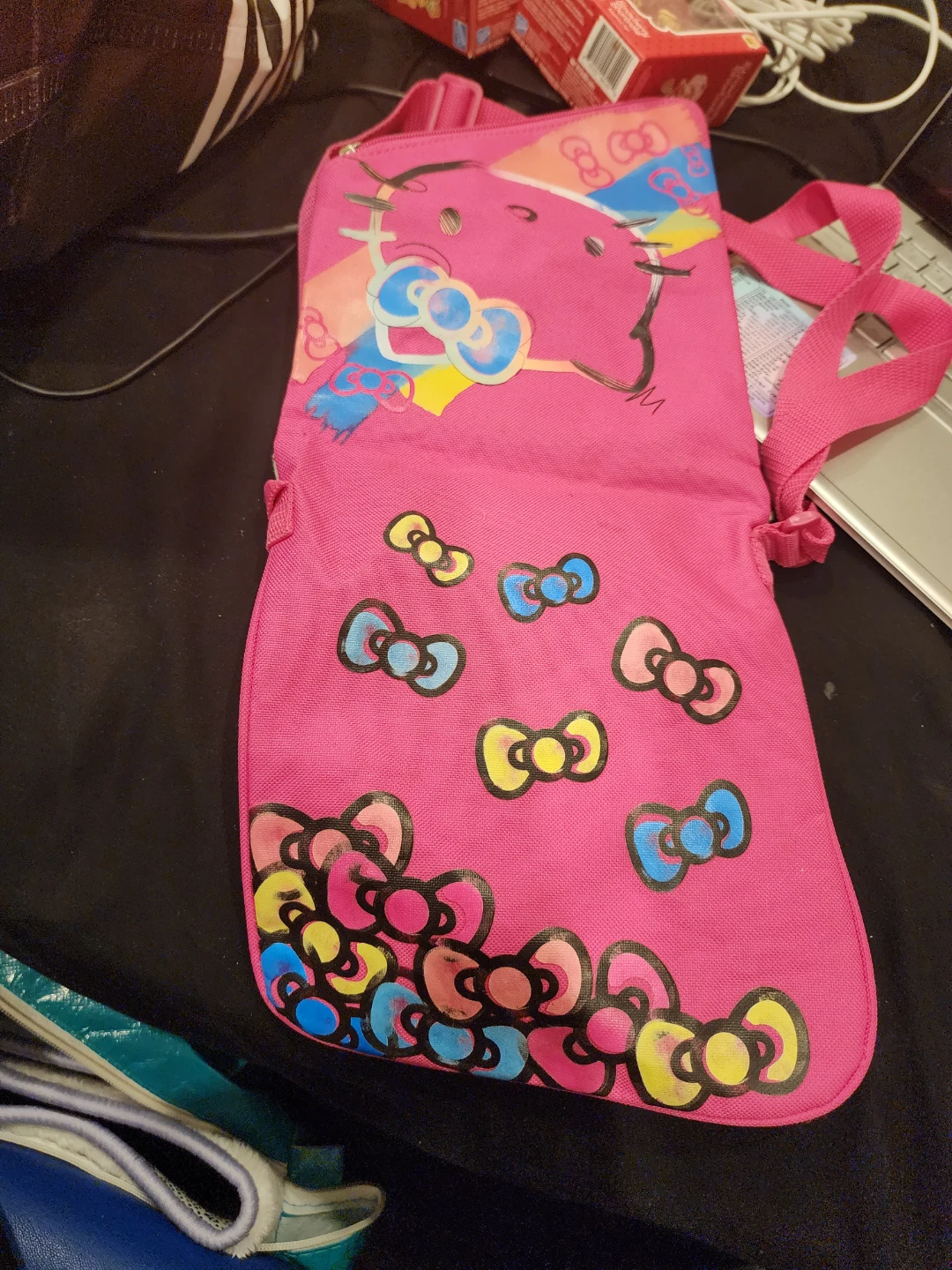 Hello Kitty Pink Messenger Bag - photo 2