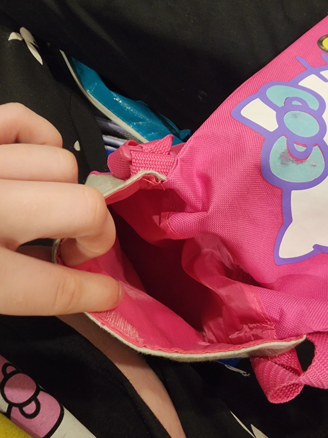 Hello Kitty Pink Messenger Bag - photo 4