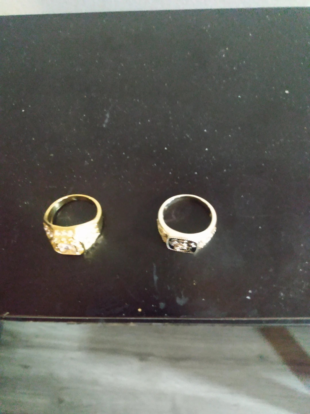 Two gold-plated cosmetic rings - photo 2