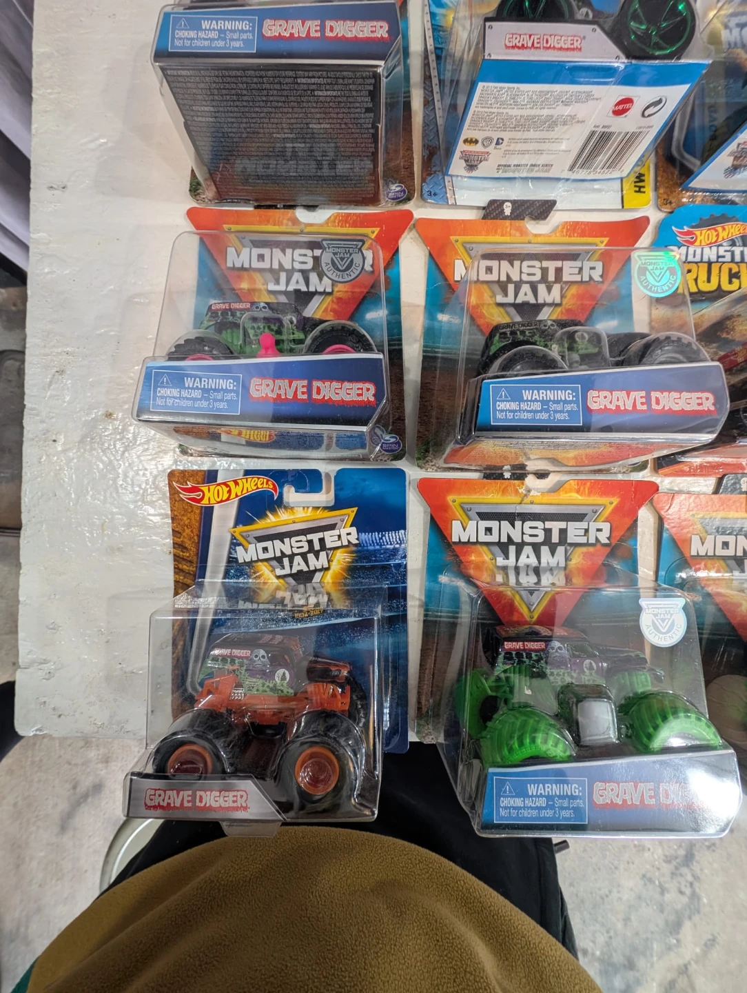 17 Hot Wheels Monster Jam  Toy Trucks - photo 3