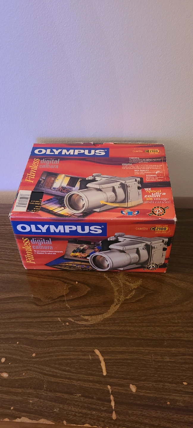 OLYMPUS C2100 CAMEDIA digital camera filmless box, cables