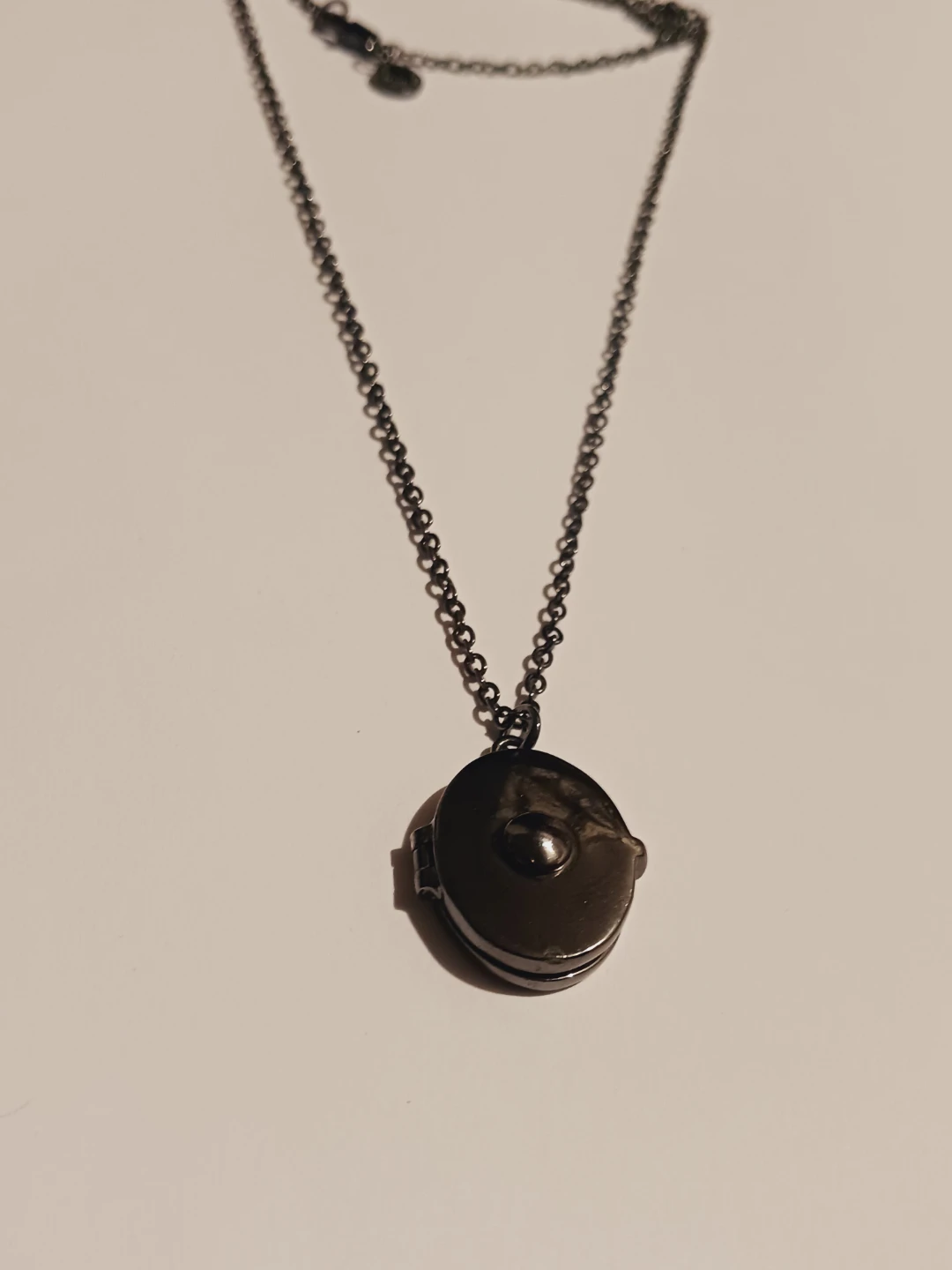 New !! J. CREW Round Locket Pendant with Necklace - photo 4