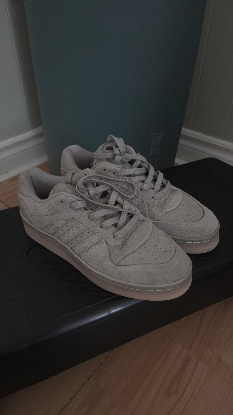 Adidas "Rivalry Low" Sneakers Size US 7