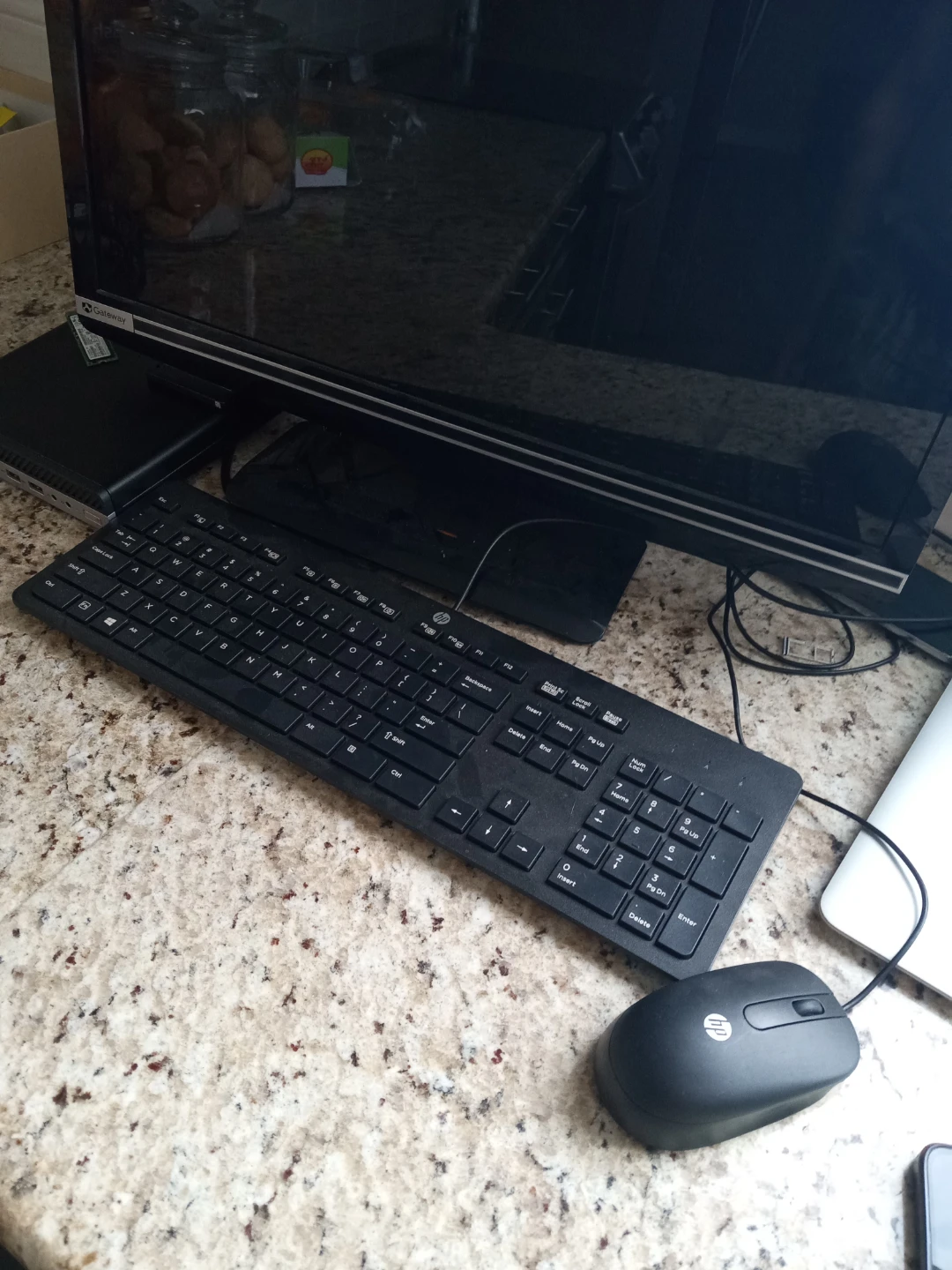 HP Desktop Computer with Keyboard and Mouse