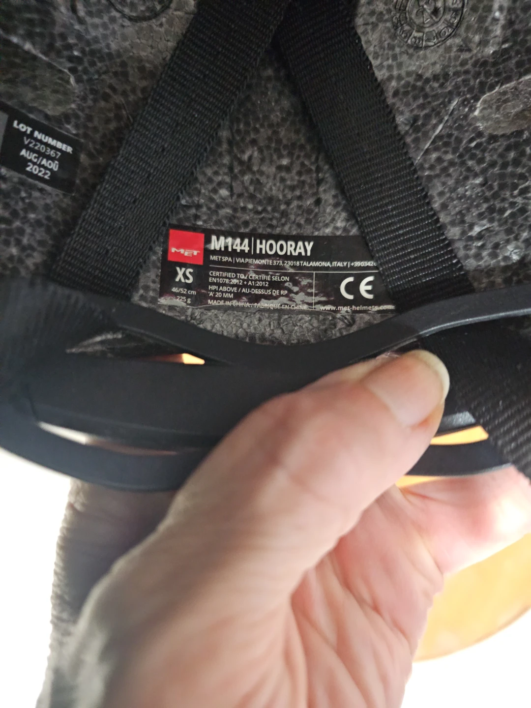 MET Hooray M144 Bike Helmet - photo 2