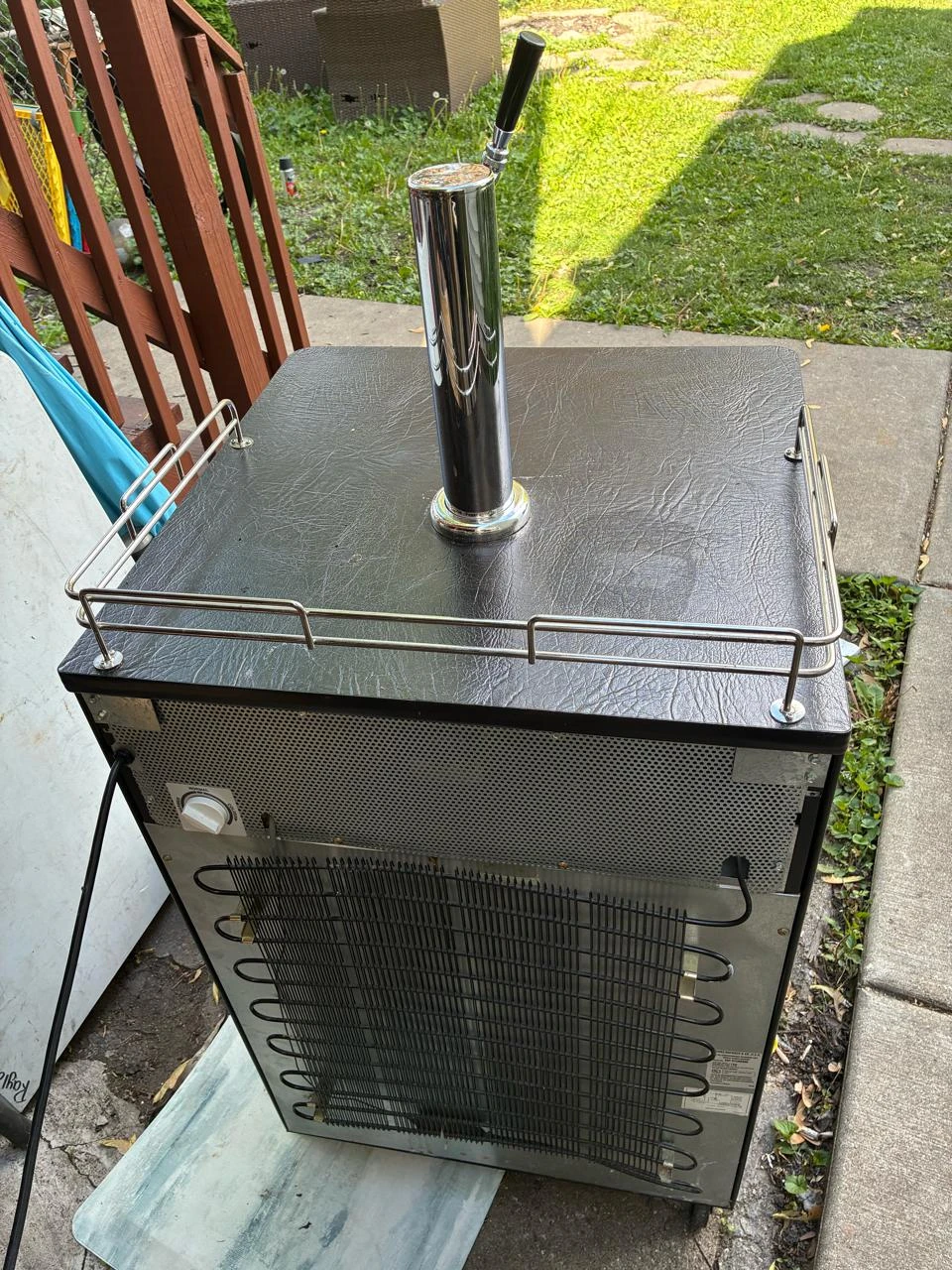 Beer Kegerator Fridge with Tap and Regulator - photo 3