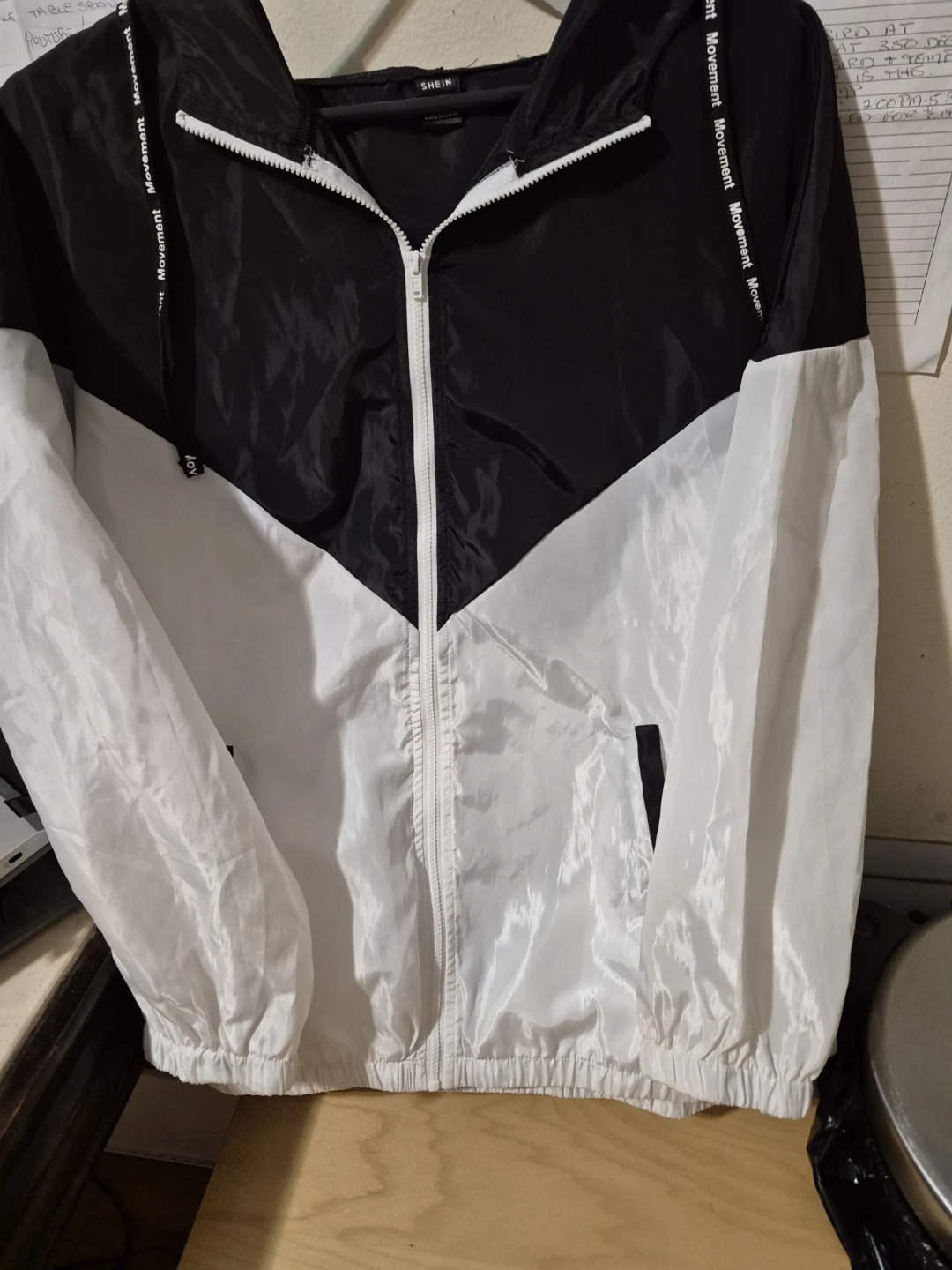 BN)Windbreaker Size Medium Women's Black/White Jacket