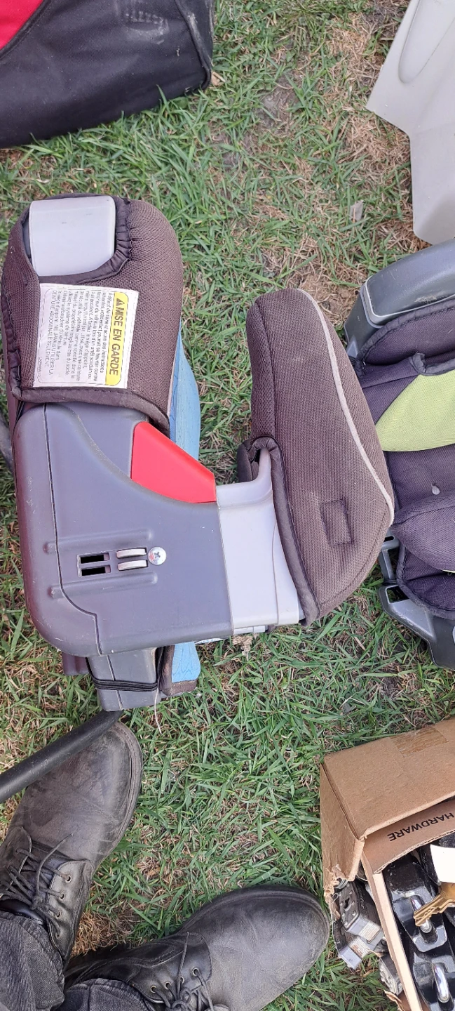 Graco Booster Car Seat - photo 3