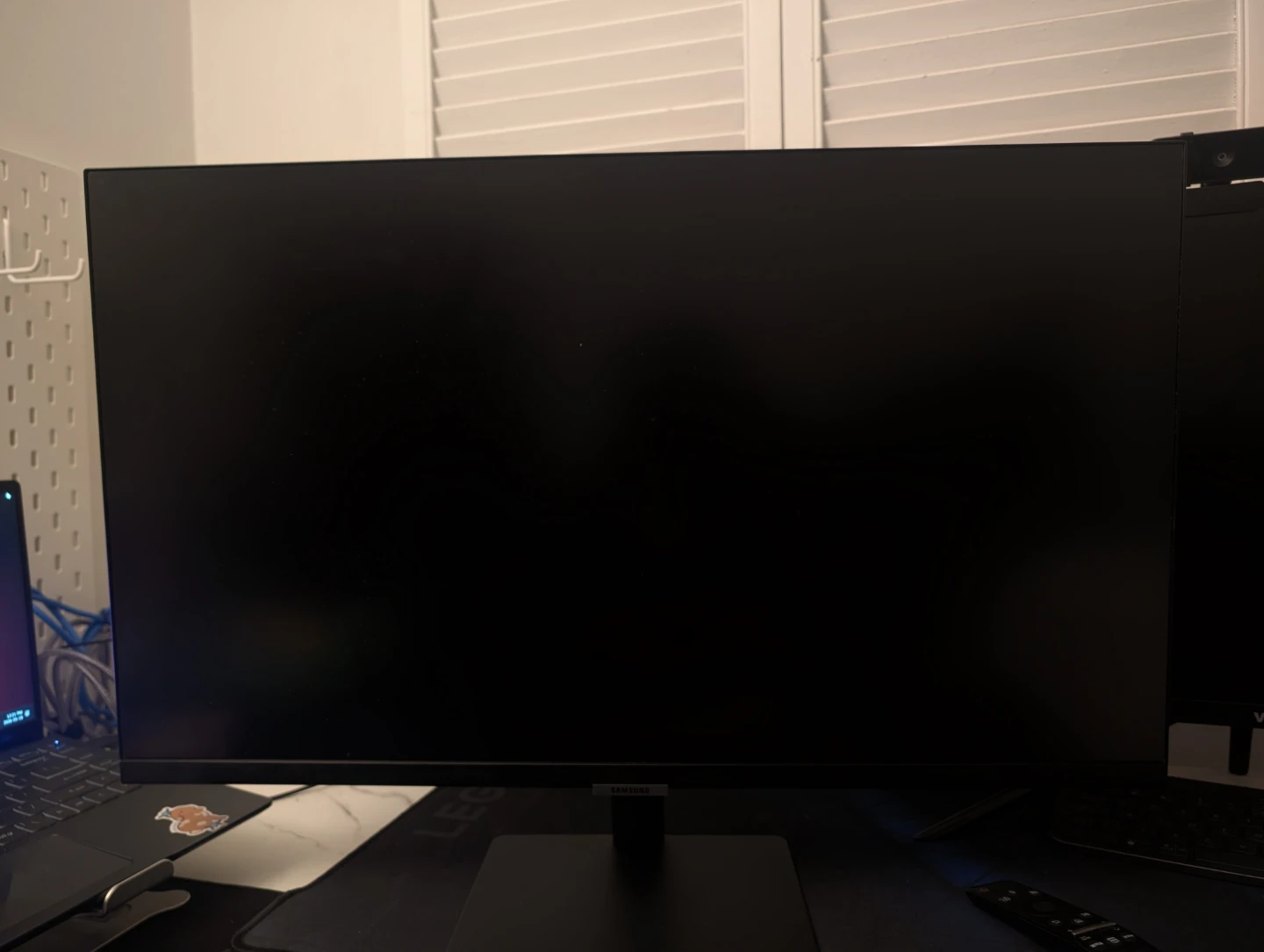 Samsung Smart Monitor M5 27 inch - Built-in Smart TV - photo 2