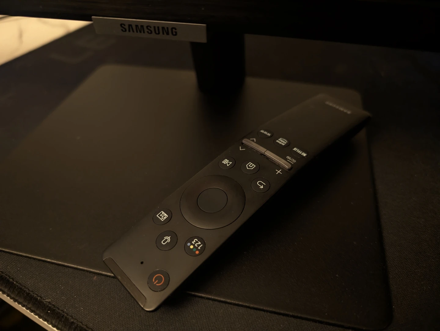Samsung Smart Monitor M5 27 inch - Built-in Smart TV - photo 4