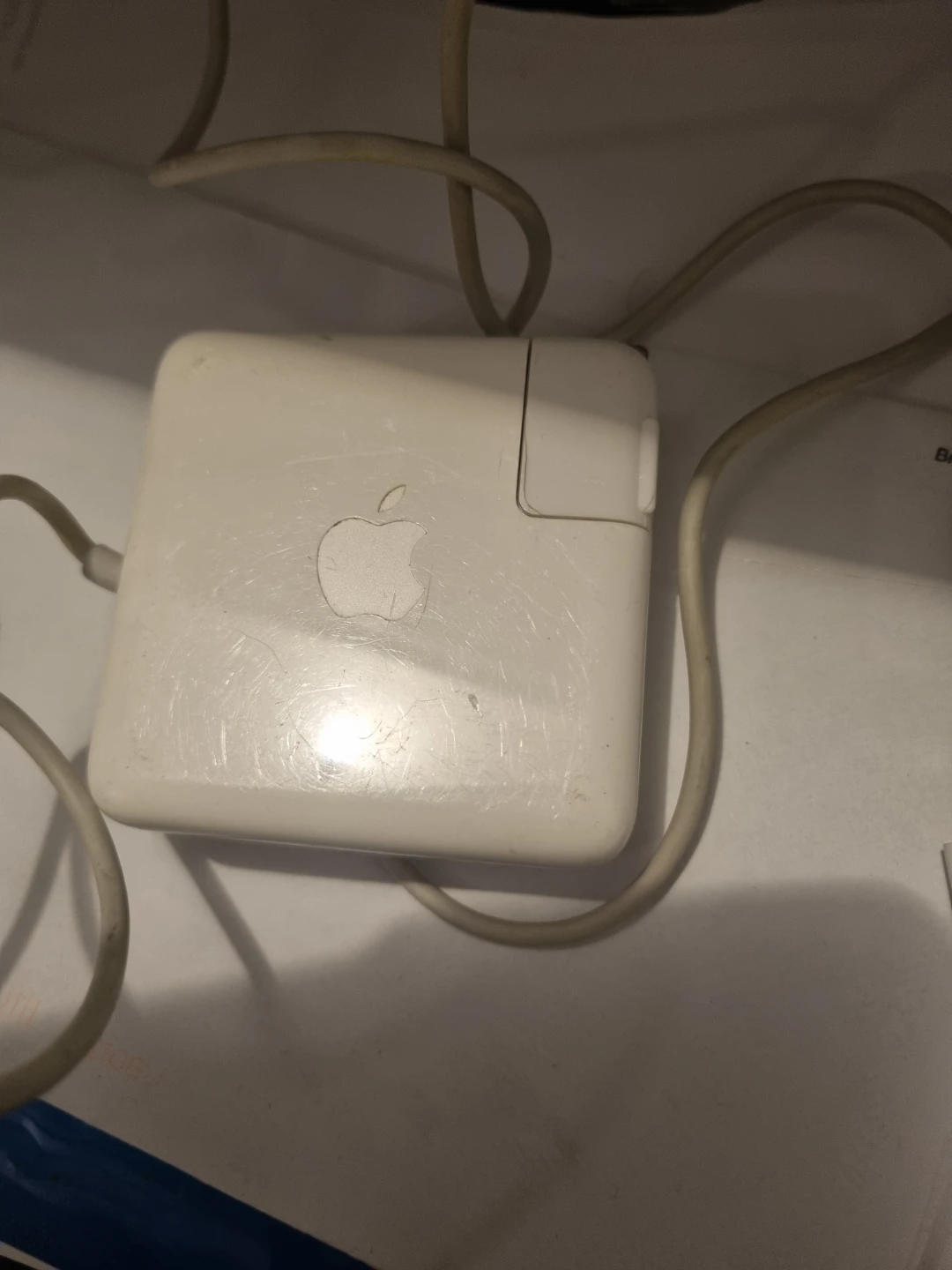 Apple MacBook MagSafe Power Adapter - photo 2