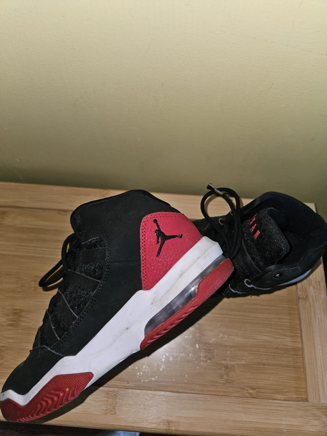 Nike Jordan boys Basketball Shoes - photo 4