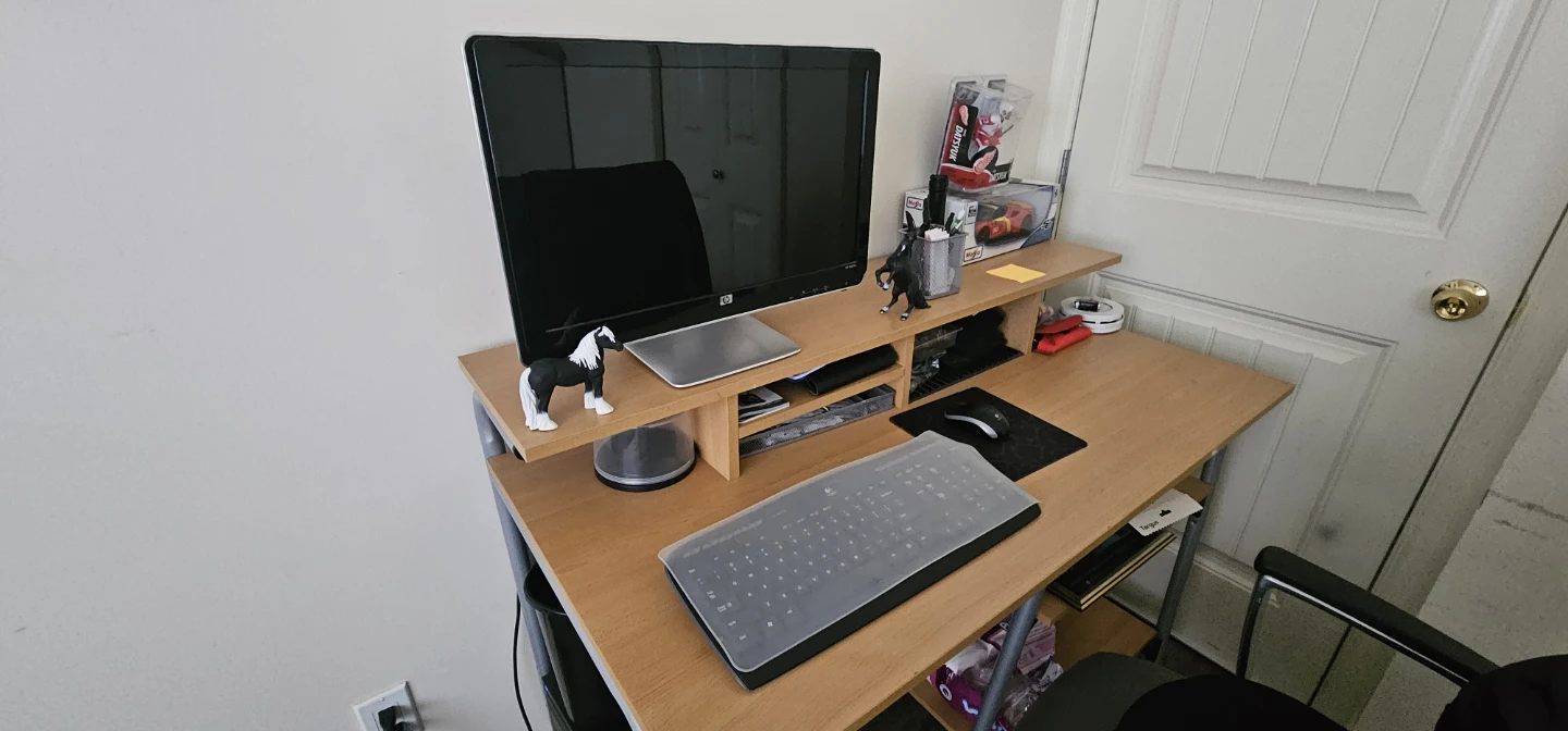 Computer for Sale  and table - photo 2