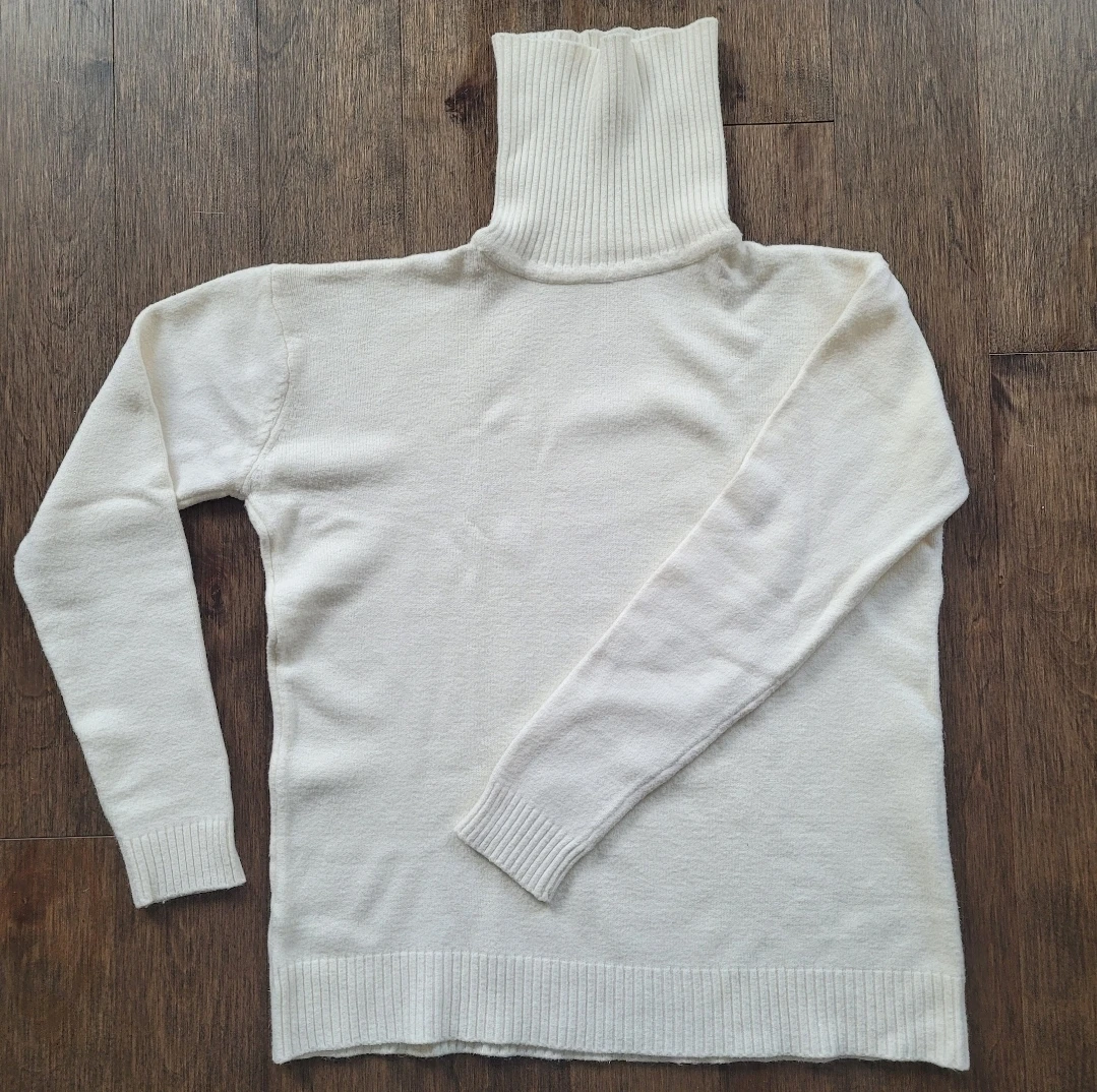 Korean Cream Turtleneck