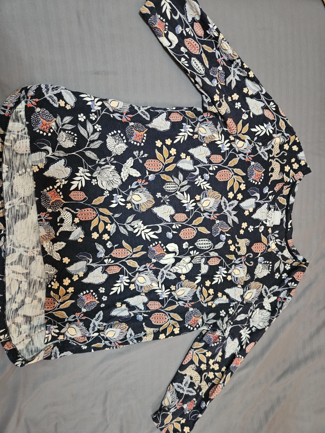 Assorted Women's Tops and Pants Bundle - photo 2