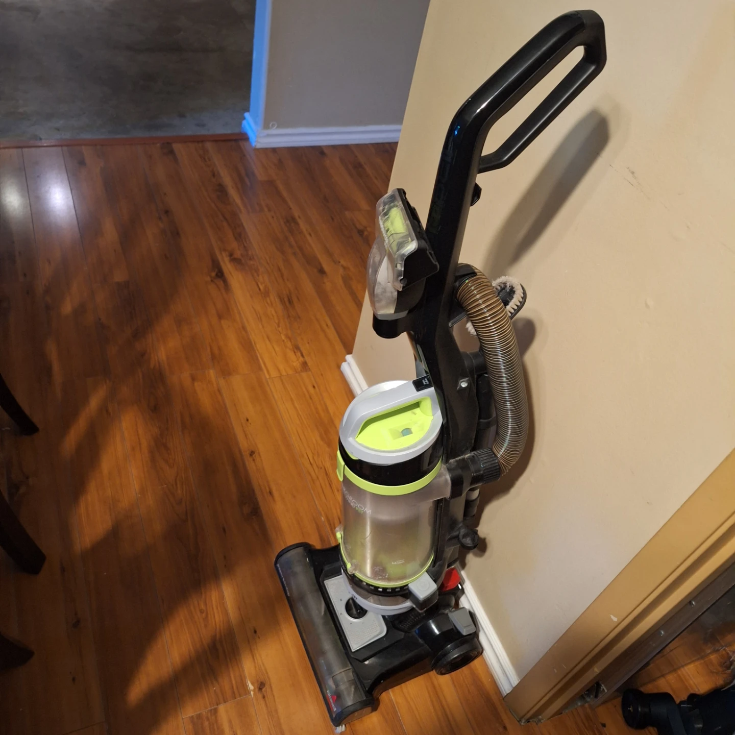 Bissell PowerGroom Swivel Rewind Pet Vacuum Cleaner
