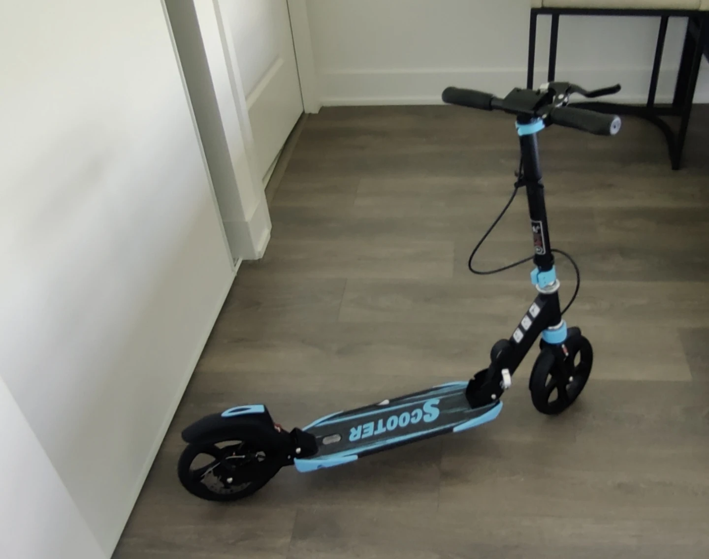 Boys Kick Scooter with Disc Brake, 200mm Wheels