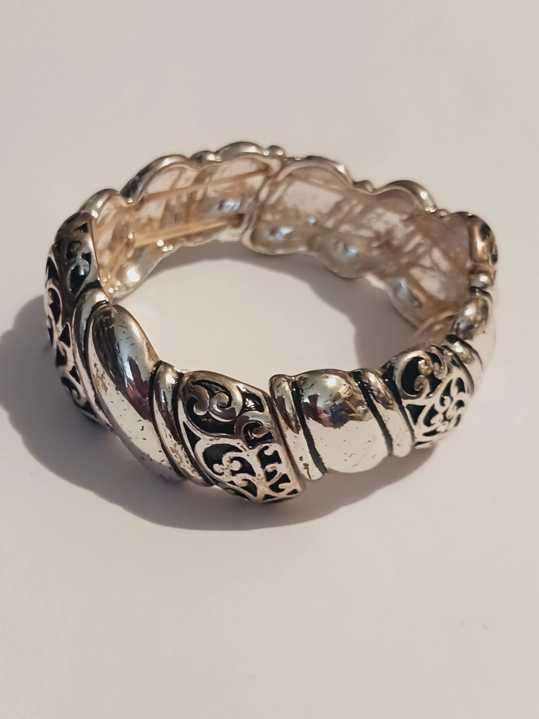 Silver Tone Swirling Filigree Stretch Bracelet - photo 3