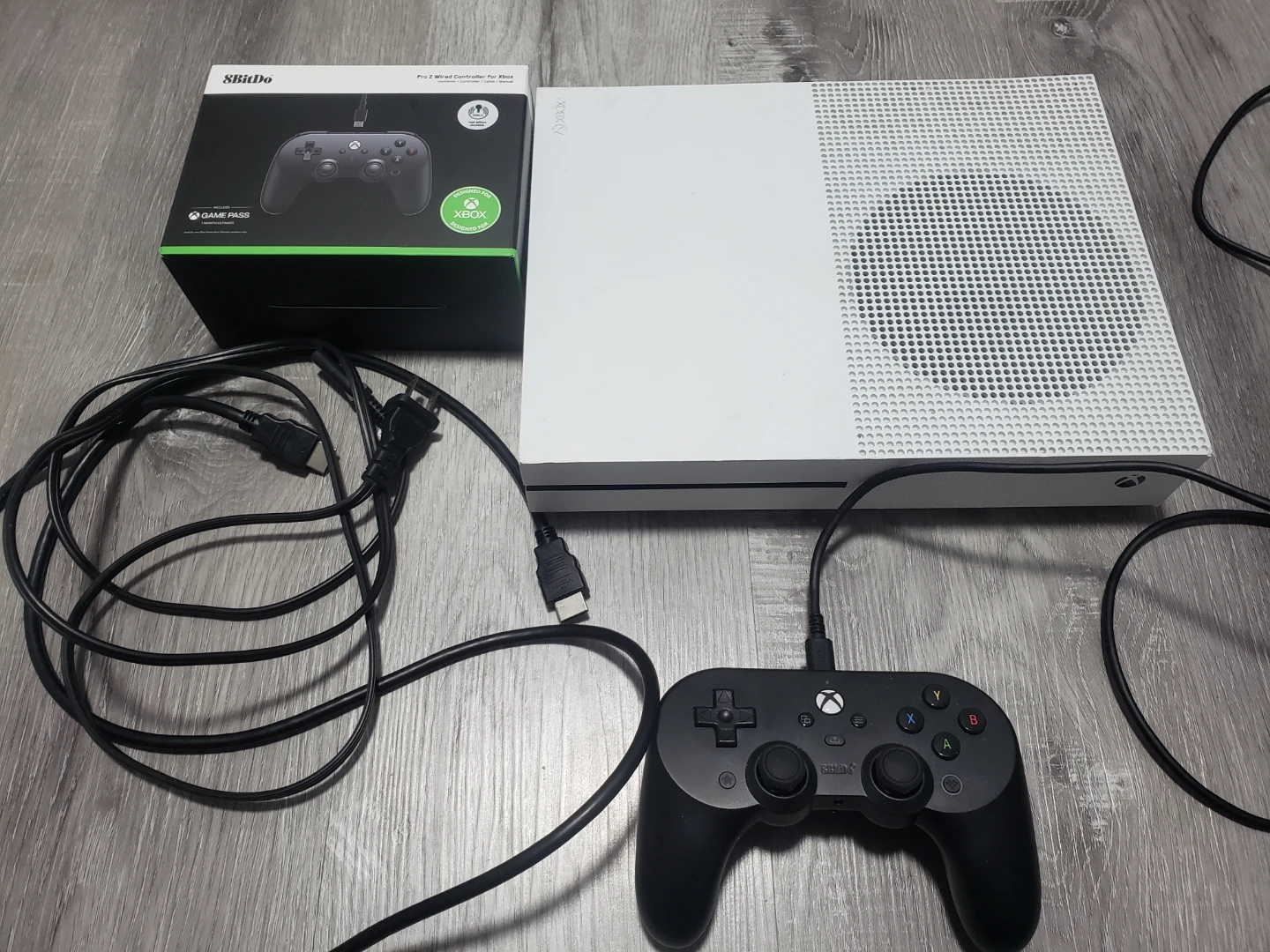 Xbox one s,controller and cables.